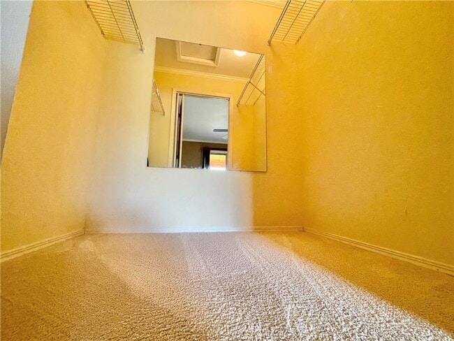 Building Photo - 12 Walter Dr