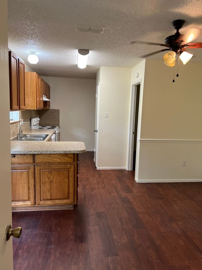Building Photo - 1206 Chad St
