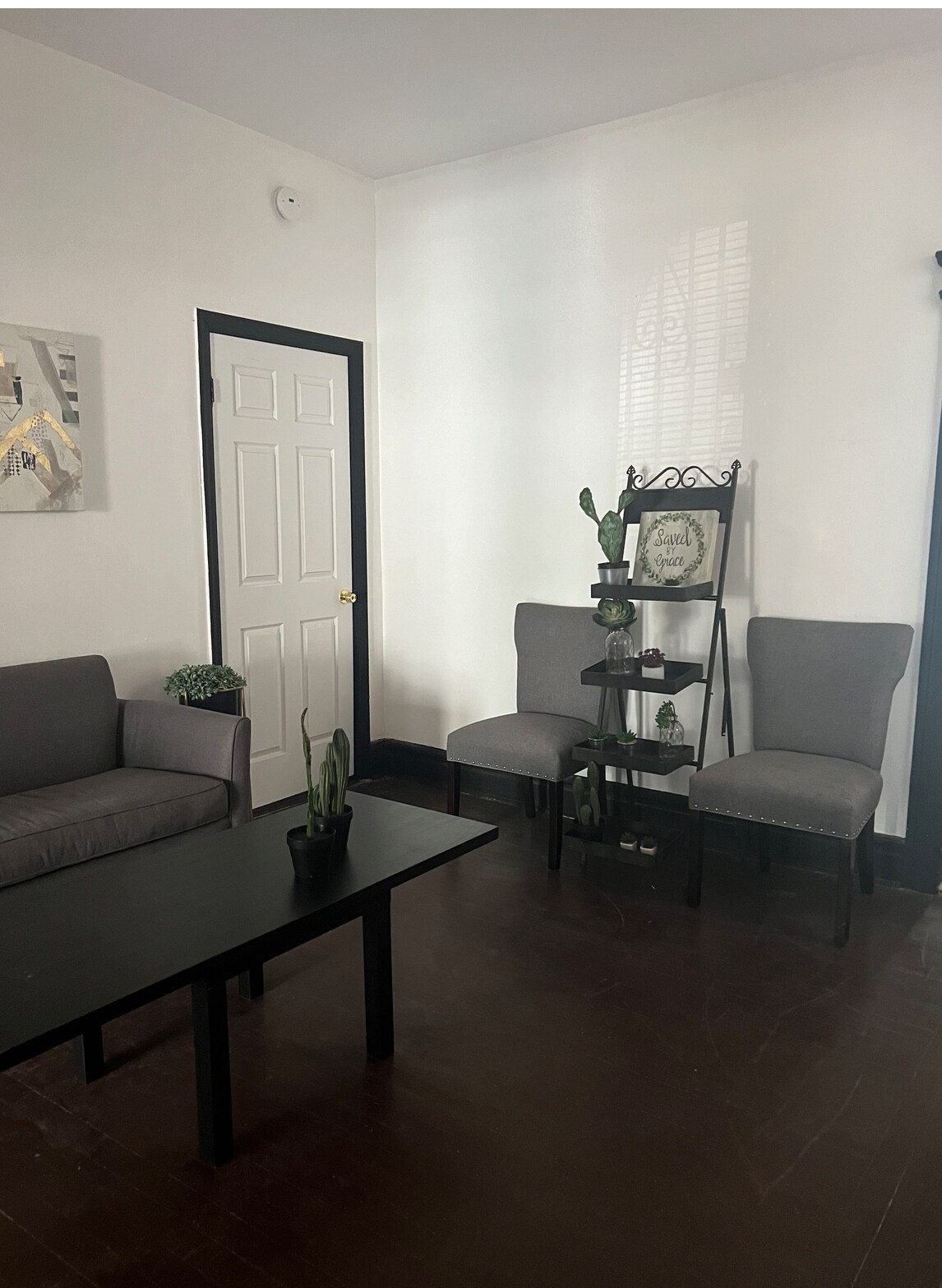 Living room - 283 Clifton Ave