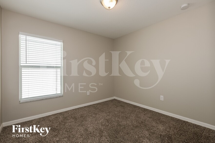 Building Photo - 10621 Standing Stone Dr