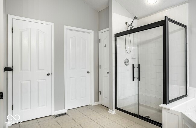 Building Photo - 7533 Prairie View Dr