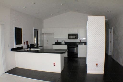 Building Photo - ECHO POND VILLAS AT ECHO FARMS