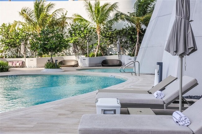 Building Photo - 1000 Biscayne Blvd