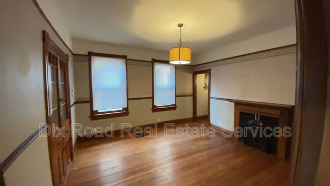 Building Photo - 808 Campbell Ave