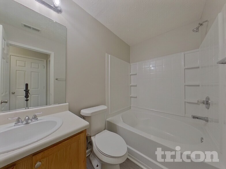 Building Photo - 220 Arbor Creek Dr