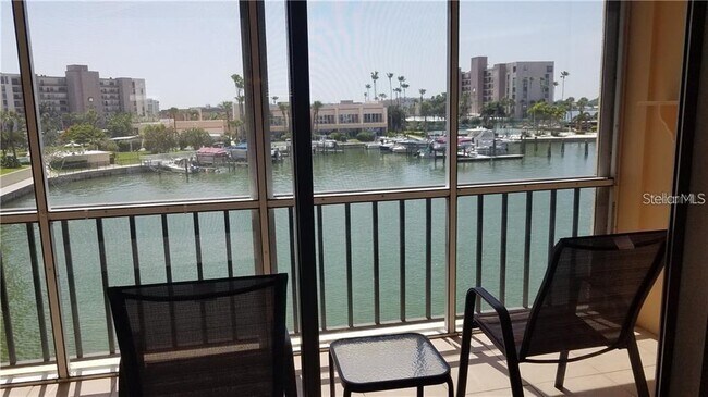 Building Photo - 7420 Bay Island Dr S