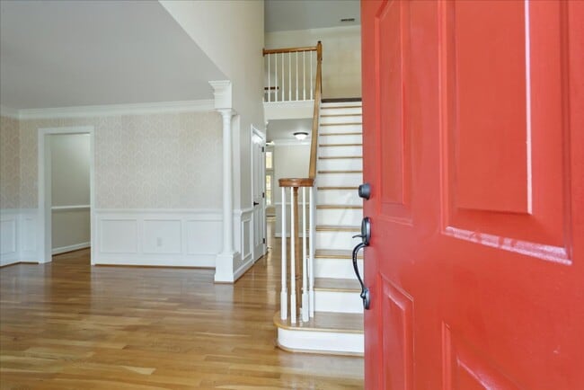 Building Photo - Kingsmill Gem