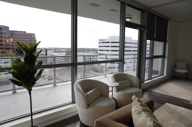 Building Photo - 15 MacArthur Pl