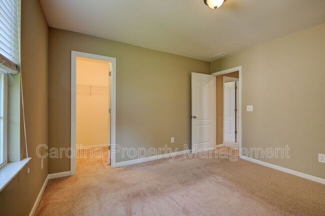 Building Photo - 16125 Hammersmith Farm Dr