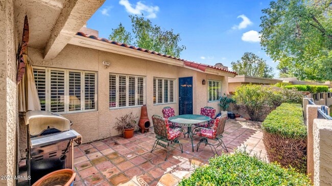 Building Photo - 8188 E Del Cuarzo Dr