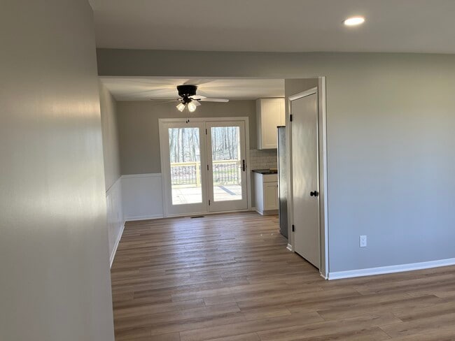 Building Photo - 7527 Hessler Dr NE