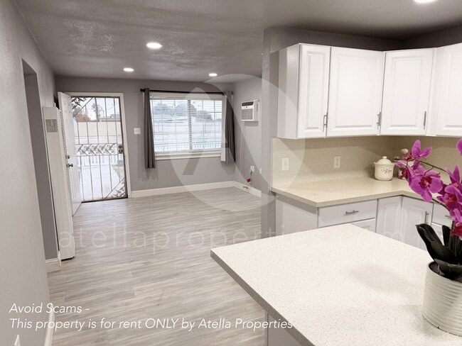 Building Photo - 25781 7th Ave