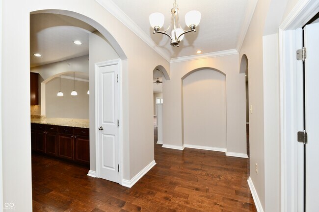 Building Photo - 8555 One W Dr