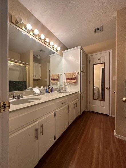 Building Photo - 2909 Shiloh Ln