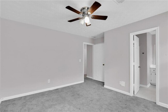 Building Photo - 3033 Parkside Ct