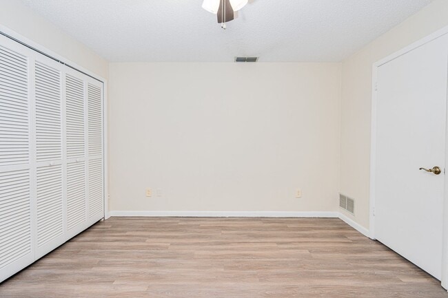 Building Photo - Renovated 3/2 Home in Daytona Beach