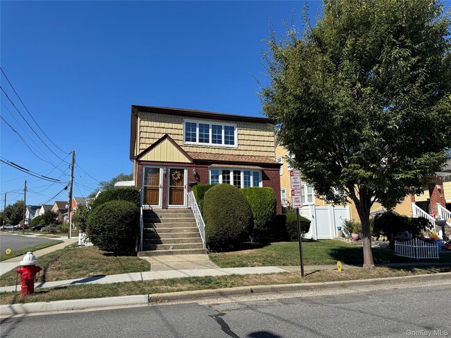 Primary Photo - 17 Lawson Ave
