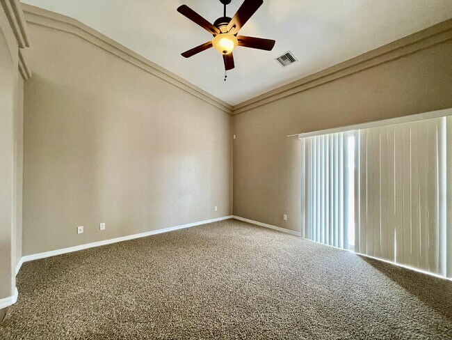 Building Photo - BHCRENT.COM Golf Course Living - Gated Com...