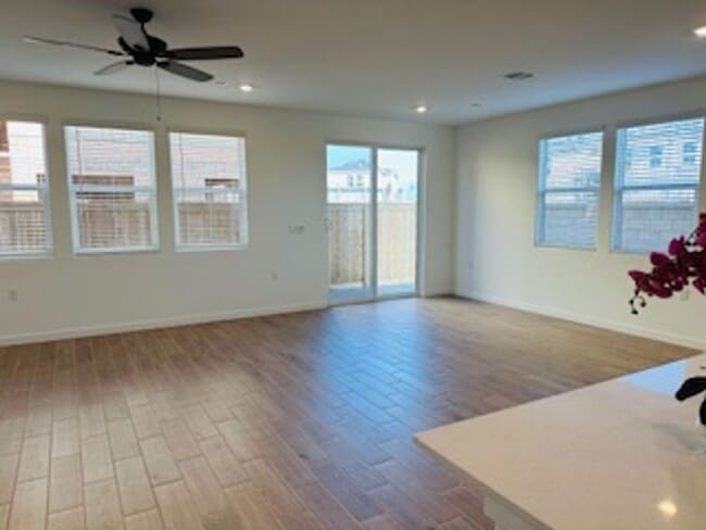 Building Photo - $500 Move In Bonus $2,850 Clovis & Shepherd 4 Bedroom Home, Solar Panels, New Construction - Plum...