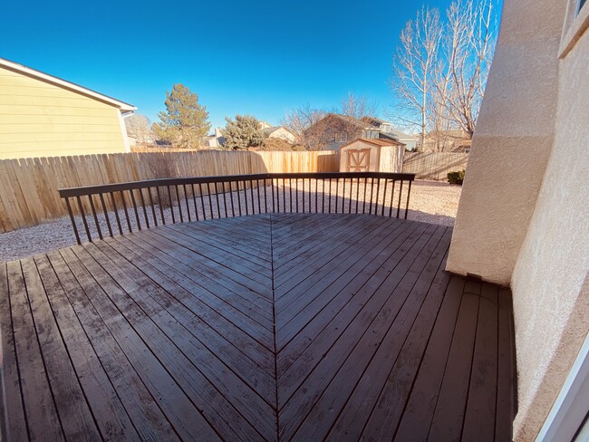 Back deck - 3955 Glenhurst St