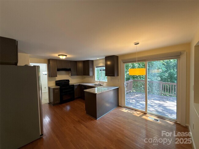 Building Photo - 6616 Wannamaker Ln