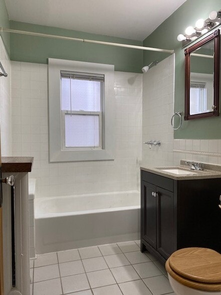 Bathroom - 1131 Lincoln Ave