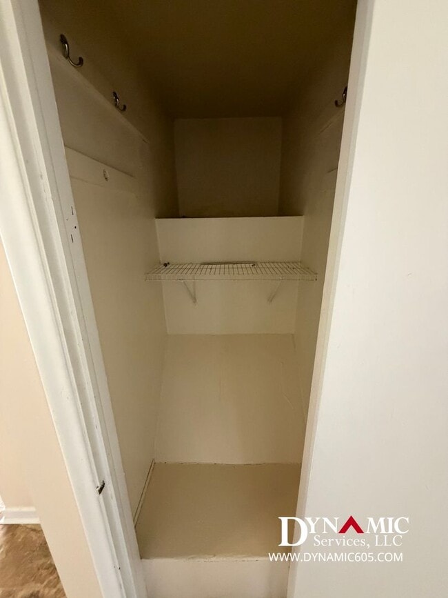 Building Photo - Updated 4+ Bedroom, 2 Bathroom House By Augustana University