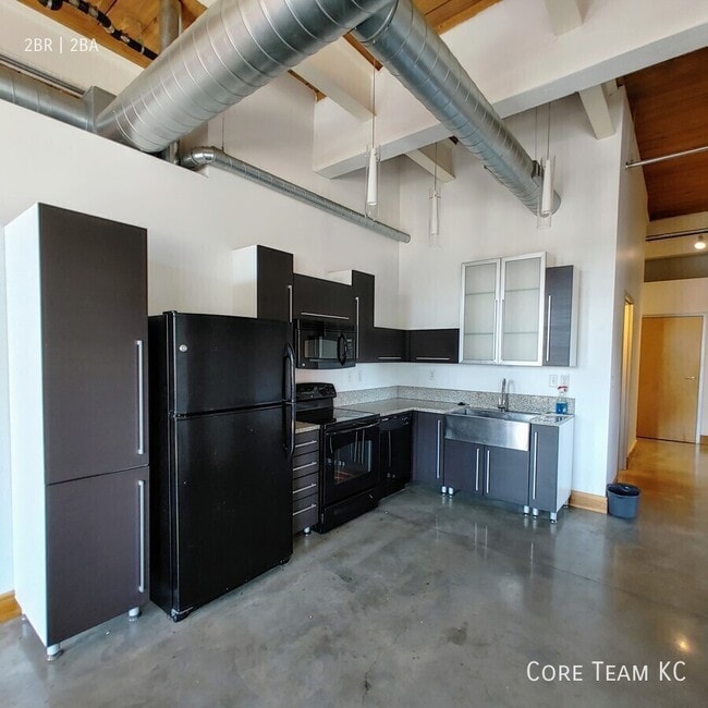 Building Photo - 382 W 22nd St