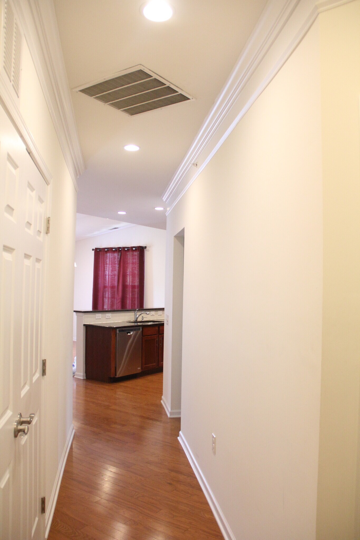 Main entrance view 2 - 115 Deacon Shattuck Way