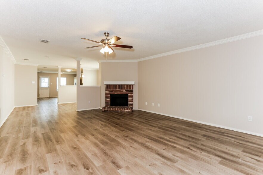 Building Photo - 2365 White Pine Dr