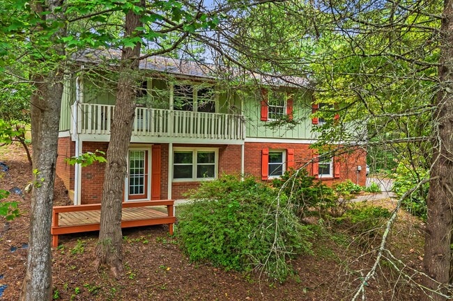 Building Photo - 3-Bedroom Home in North AVL with Studio an...