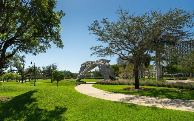 Building Photo - 8005 Lake Dr