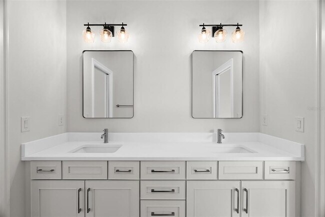 Building Photo - 4009 W Euclid Ave