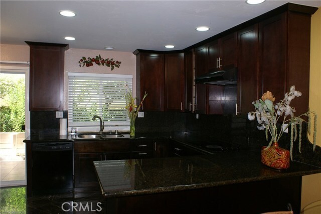 Building Photo - 23732 Hillhurst Dr