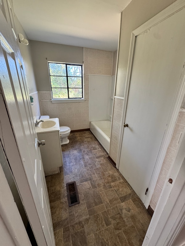 Building Photo - 1021 14th Pl SW