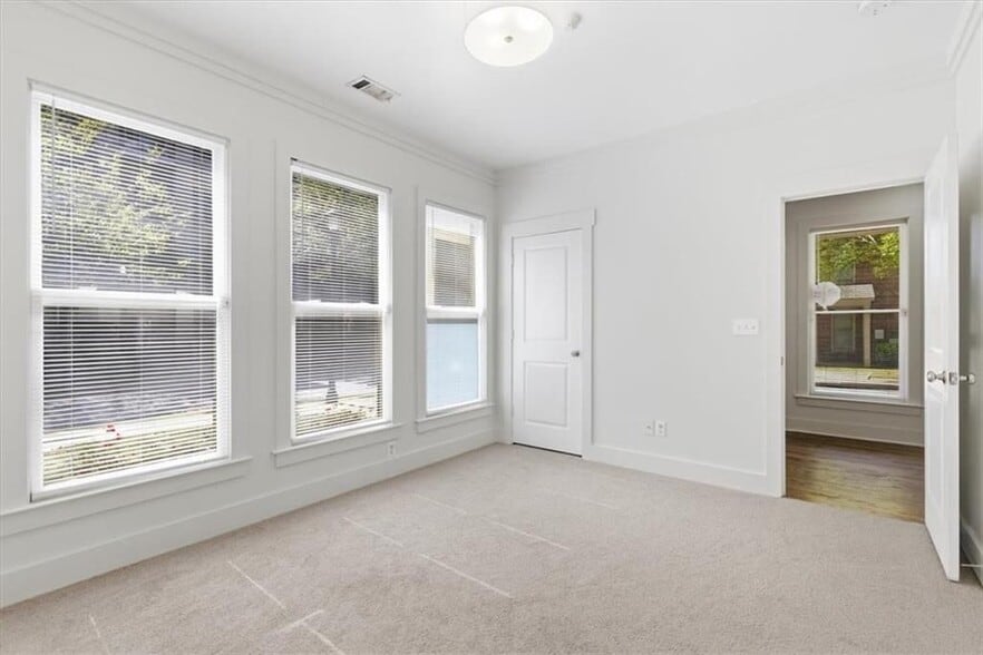 Building Photo - 740 Liberty Commons Dr NW