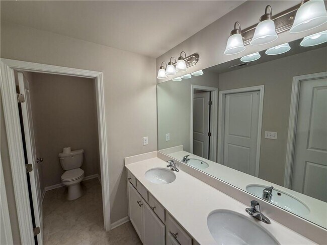 Building Photo - 2452 Coosa Vly