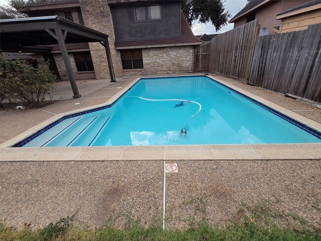 Building Photo - 14718 Earlswood Dr