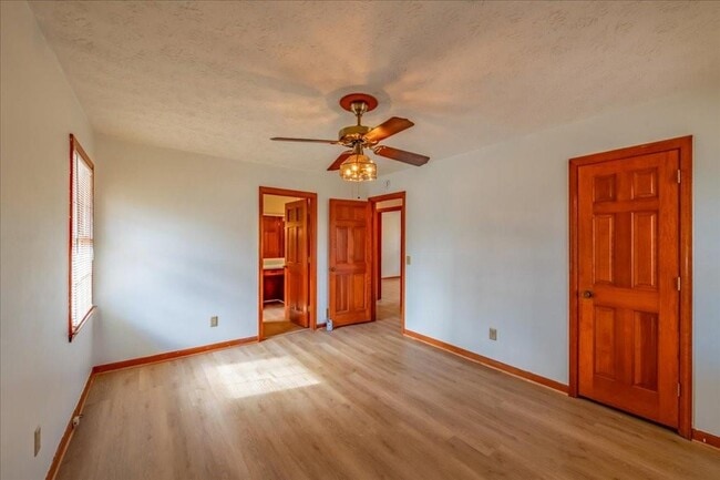 Building Photo - 4967 Macland Rd