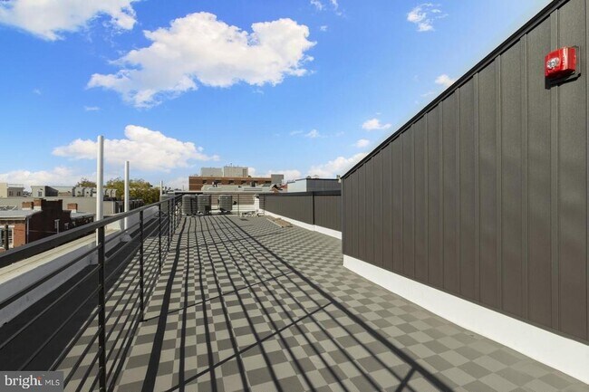 Building Photo - 919 N 15th St