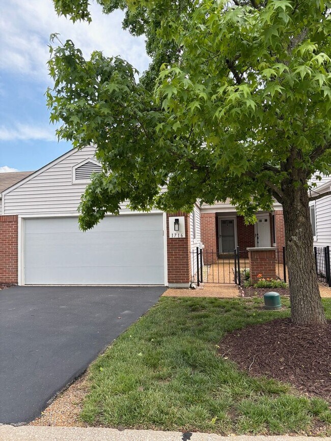 Building Photo - 1716 Highview Cir Ct
