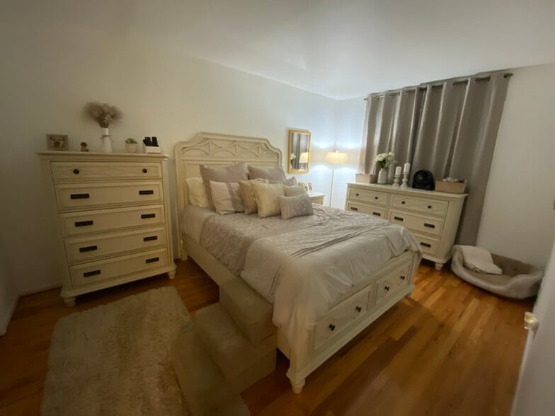 Building Photo - 0 Remsen St