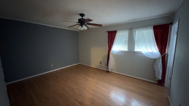 Building Photo - 415 Orchid Dr