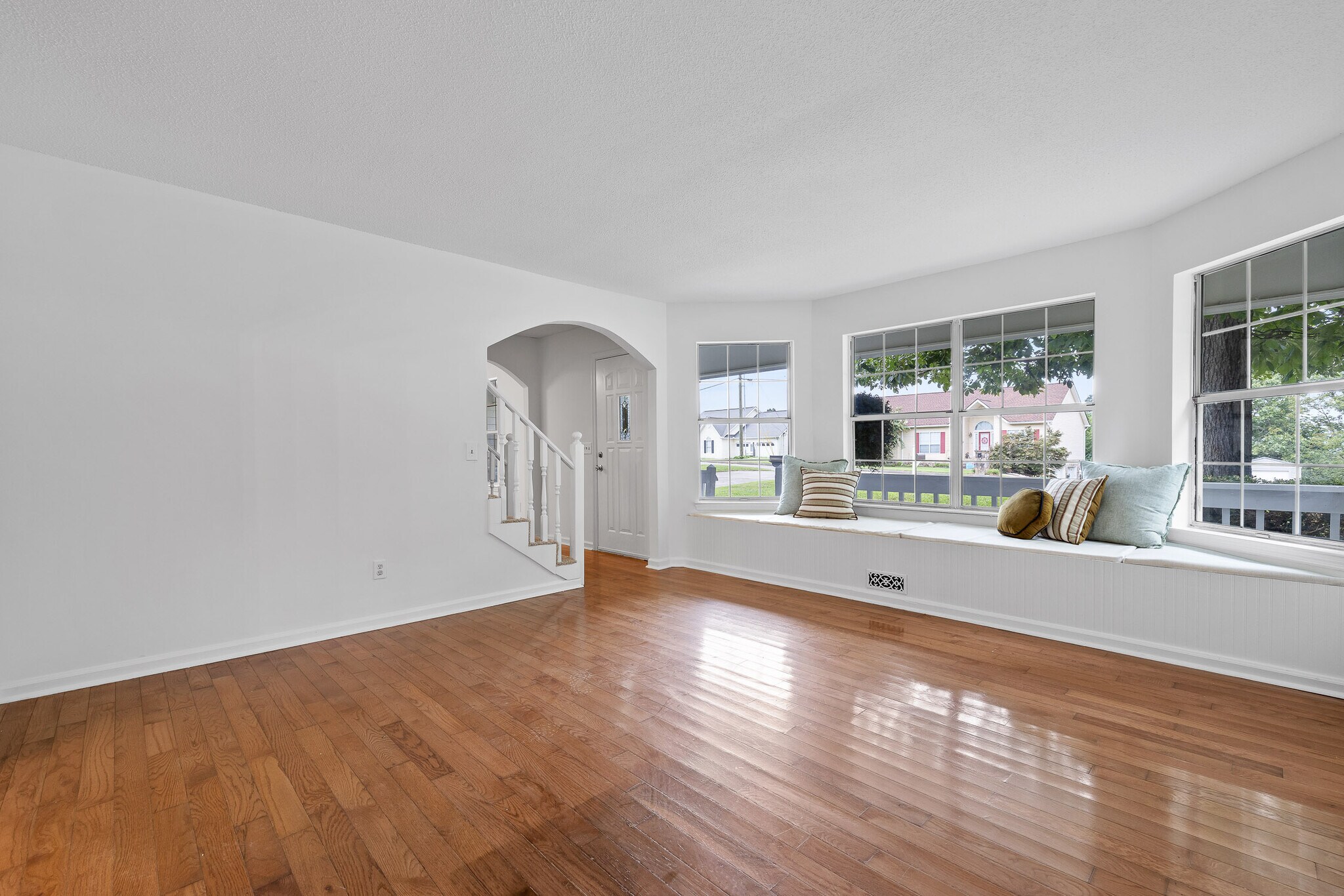 Building Photo - 224 N Brent Dr