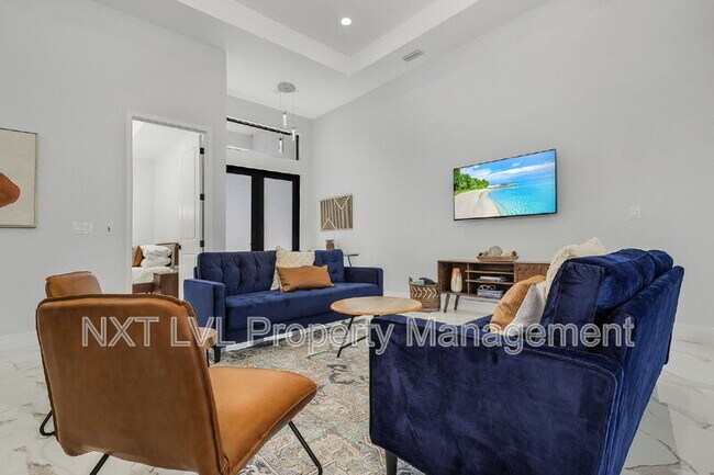 Building Photo - 1925 SW 3rd Terrace