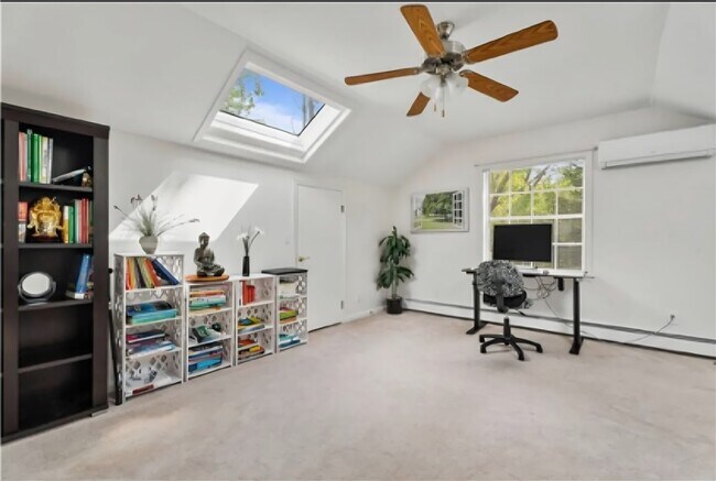 Building Photo - 121 Birchwood Dr