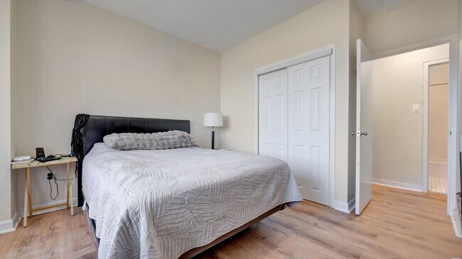 Building Photo - 1021 Arlington Blvd