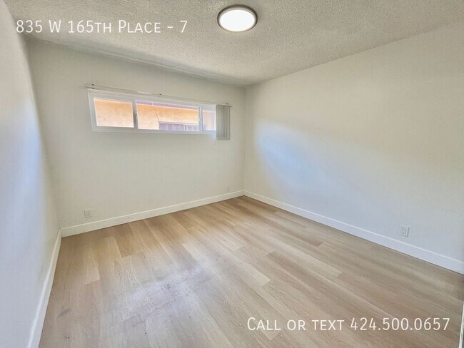 Building Photo - 835 W 165th Pl