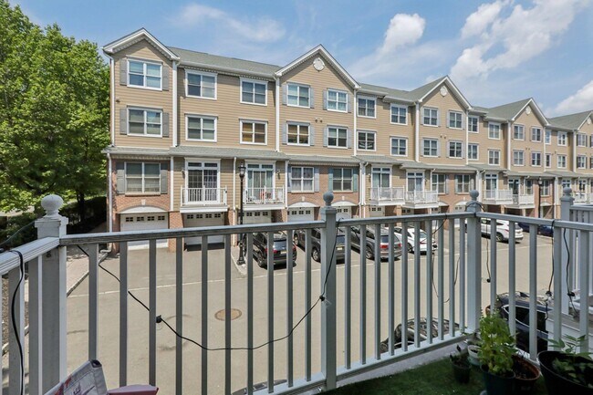 Building Photo - 351 Oswego Ct