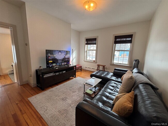 Building Photo - 11 W Bridge St